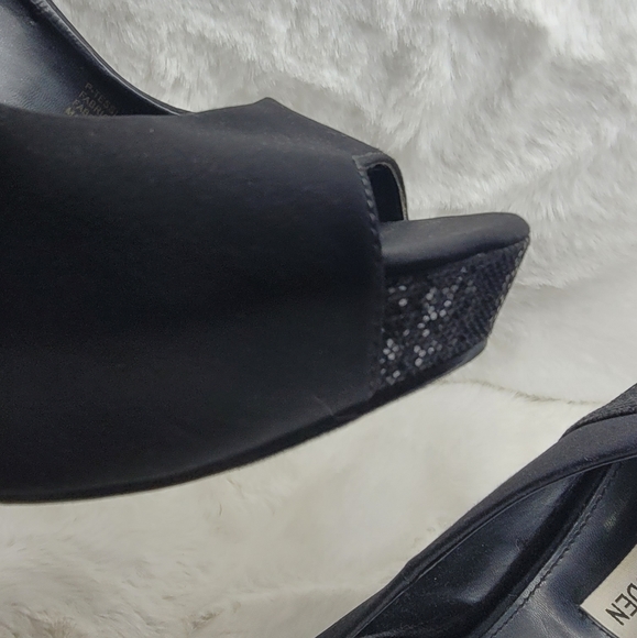 AUTHENTIC STEVE MADDEN HEELS SEXY COMFORTABLE RARE DESIGNER NWT - Picture 3 of 15